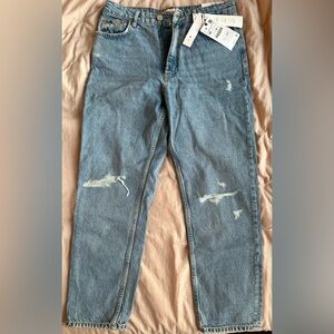 ZARA, NEW WITH TAGS 90's mom jeans.